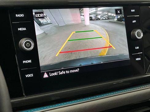 Used 2022 Volkswagen Taos SEL w/ Panoramic Sunroof Package AWD/4WD image 29
