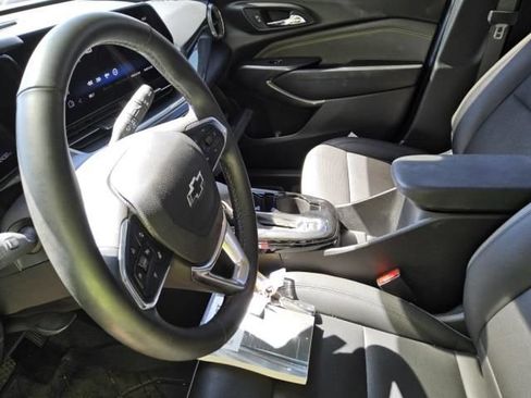 Used 2024 Chevrolet Trax ACTIV w/ Sunroof Package FWD image 6