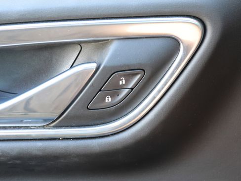 Used 2021 Chevrolet Tahoe LT w/ LT Signature Package image 13