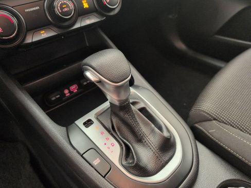 Used 2020 Kia Forte LXS FWD image 25