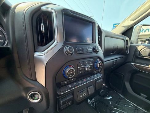 Used 2021 Chevrolet Silverado 2500 LT w/ Midnight Edition AWD/4WD image 19