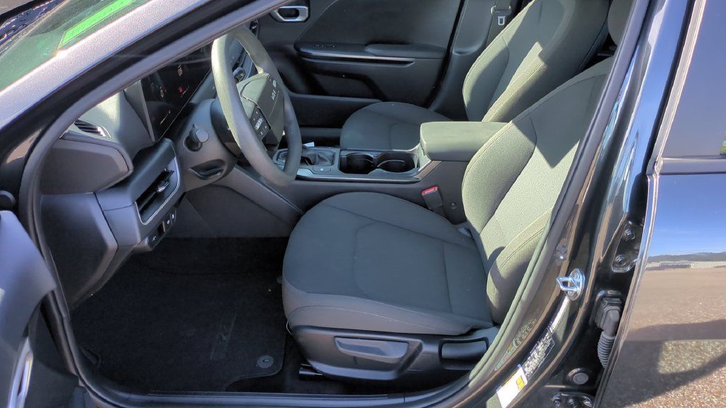 Used 2026 Kia K4 FWD image 11