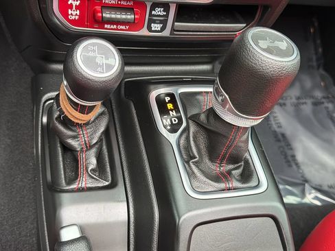 Used 2023 Jeep Wrangler Unlimited Rubicon w/ LED Lighting Group AWD/4WD image 24