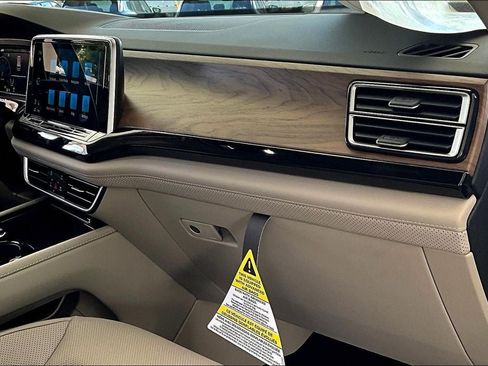 New 2026 Volkswagen Atlas SE w/ Black Wheel Package image 16