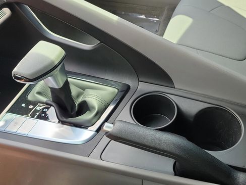 Certified 2024 Hyundai Elantra SEL FWD image 31