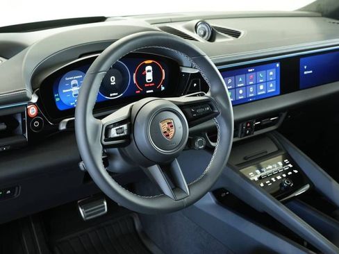 Certified 2025 Porsche Macan 4 Electric AWD/4WD image 4