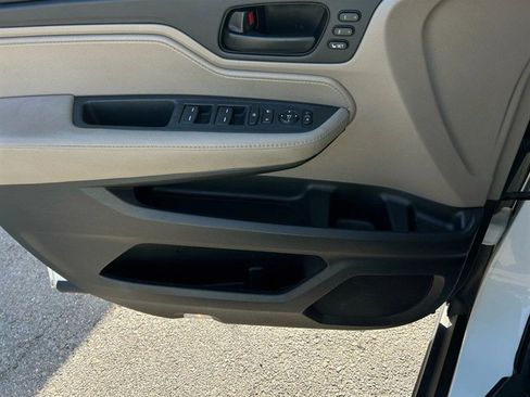 Used 2018 Honda Odyssey EX-L image 16