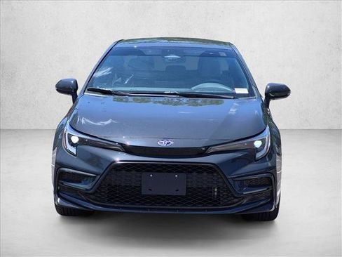Used 2025 Toyota Corolla SE FWD image 2
