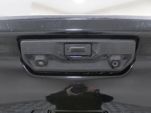 Used 2022 Chevrolet Silverado 2500 Custom w/ Custom Value Package image 14