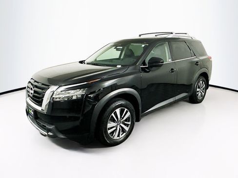 Used 2024 Nissan Pathfinder SL AWD/4WD image 3
