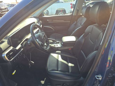 Used 2025 Kia Telluride S FWD image 7