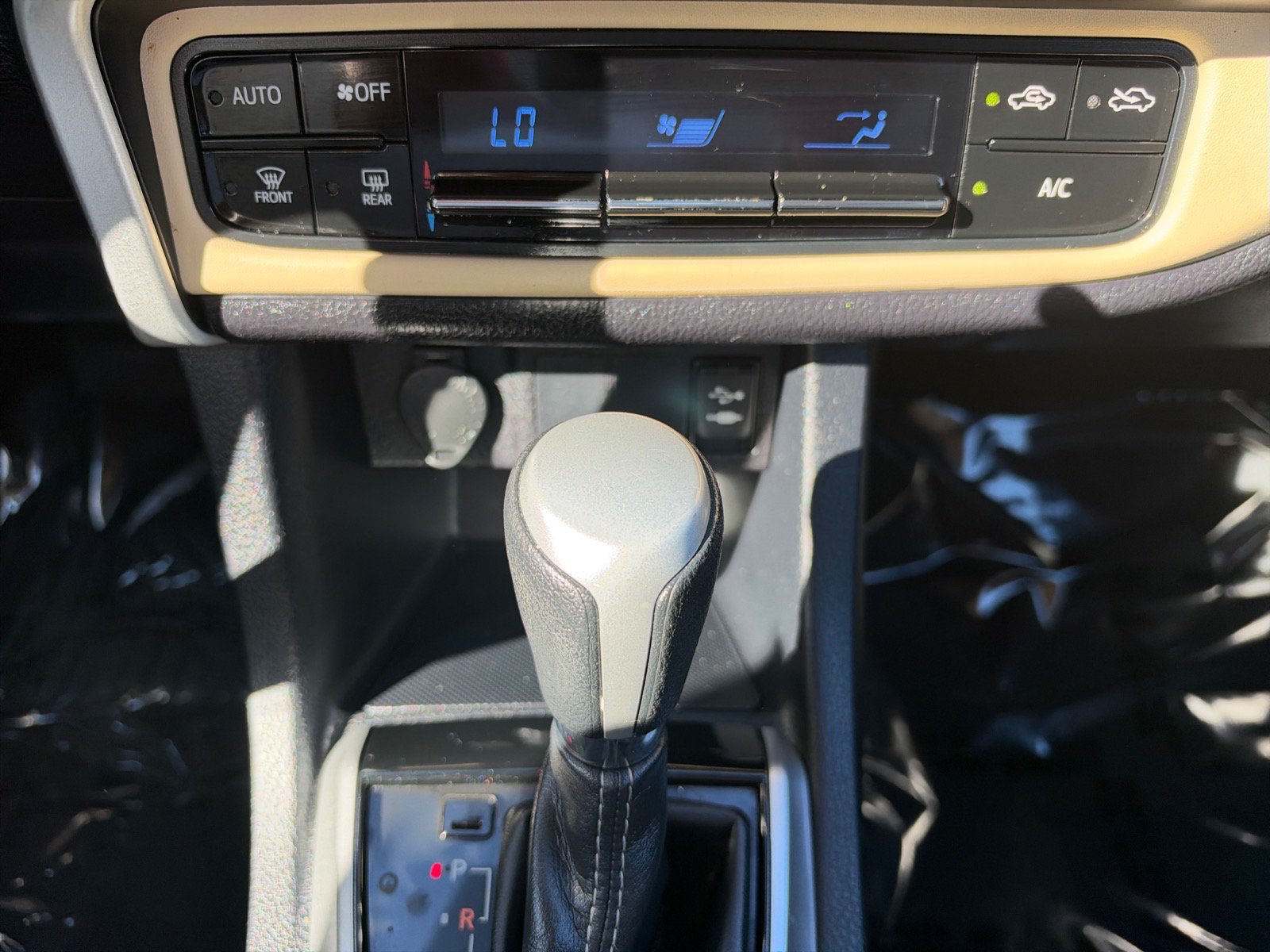 Used 2019 Toyota Corolla LE FWD image 25