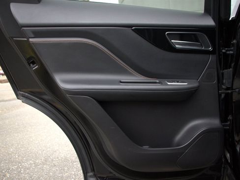 Used 2020 Jaguar F-PACE Prestige image 13