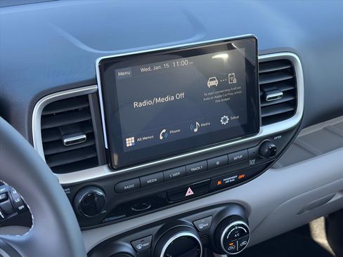 Certified 2025 Hyundai Venue SEL image 15