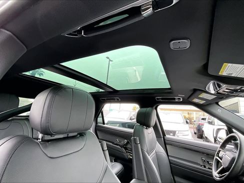 Used 2023 Land Rover Range Rover Sport SE Dynamic image 24