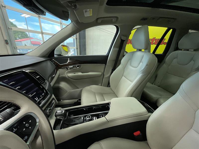 Used 2016 Volvo XC90 T6 Momentum w/ Momentum Plus Package AWD/4WD image 11