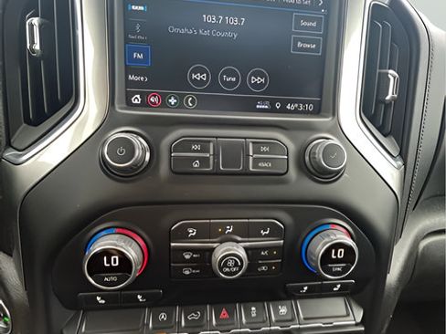 Used 2022 Chevrolet Silverado 1500 RST w/ Bed Protection Package AWD/4WD image 16