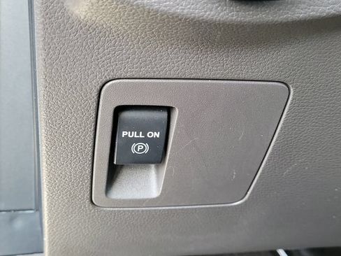 Used 2020 Ford Expedition XLT w/ Equipment Group 202A RWD image 15