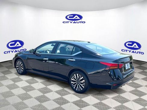 Used 2025 Nissan Altima 2.5 SV image 6