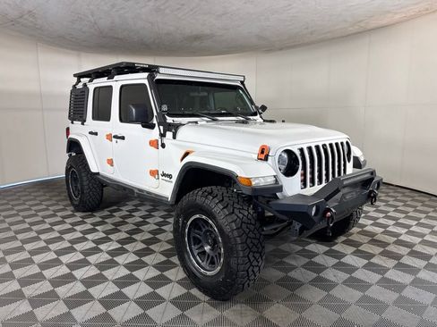 Used 2021 Jeep Wrangler Unlimited Sahara AWD/4WD image 3