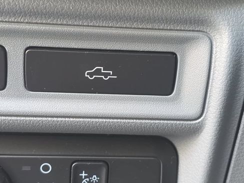 Used 2022 Ford F150 Lariat w/ Equipment Group 502A High AWD/4WD image 30
