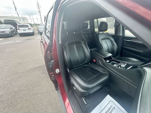 Used 2023 Jeep Grand Cherokee Limited w/ Black Appearance Package AWD/4WD image 26