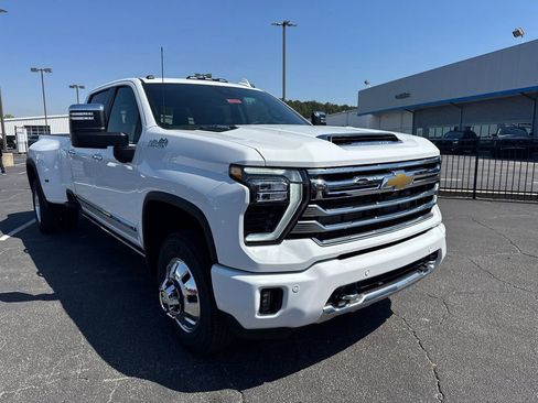 New 2026 Chevrolet Silverado 3500 High Country w/ High Country Premium Package AWD/4WD image 4
