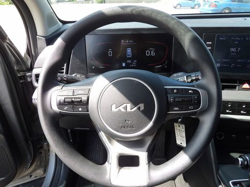 Used 2023 Kia Sportage LX FWD image 13