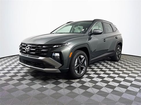 Certified 2025 Hyundai Tucson SEL image 2