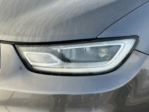 Used 2022 Chrysler Pacifica Touring-L image 53