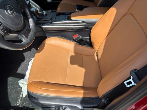 Used 2023 Lexus IS 300 w/ Comfort Package RWD image 16