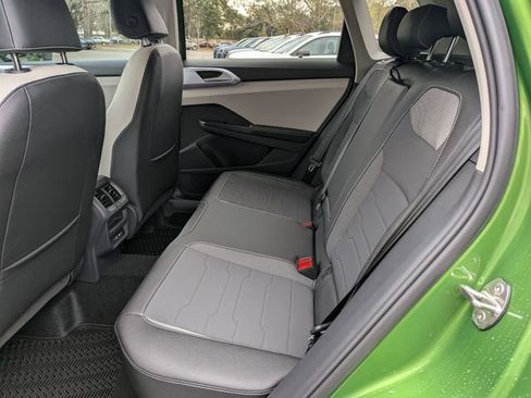 New 2026 Volkswagen Taos SE image 14