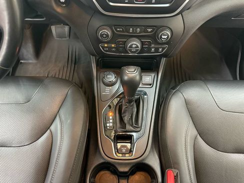 Used 2021 Jeep Cherokee Latitude Lux w/ Sun & Sound Group AWD/4WD image 22