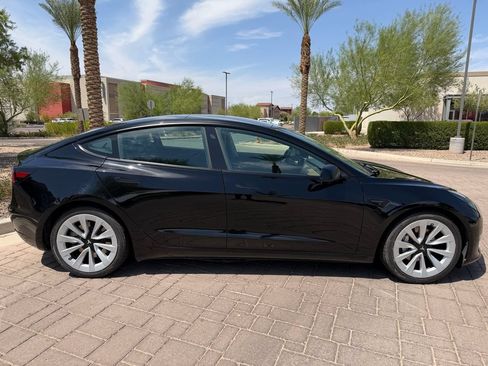 Used 2022 Tesla Model 3 RWD image 2