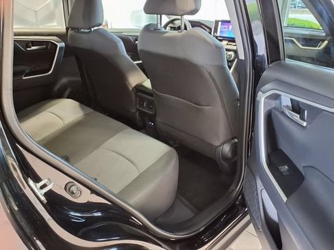 Used 2025 Toyota RAV4 XLE FWD image 25