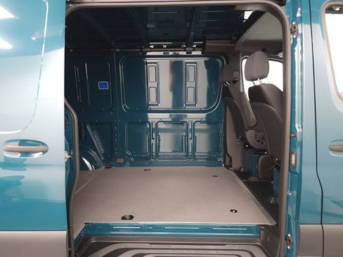 Used 2024 Mercedes-Benz Sprinter 2500 image 26