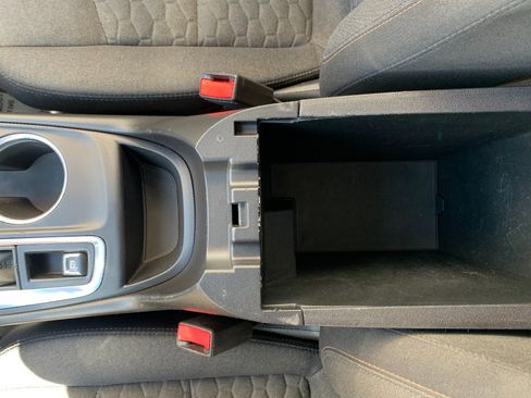 Used 2018 Chevrolet Equinox LT image 21