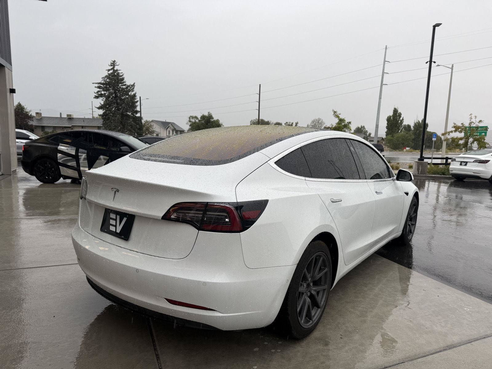 Used 2018 Tesla Model 3 Long Range RWD image 8