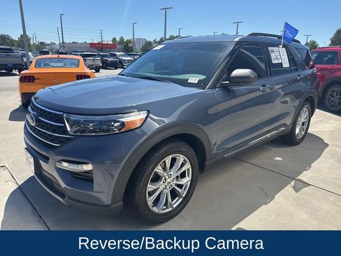 Certified 2021 Ford Explorer XLT w/ Equipment Group 202A RWD image 3