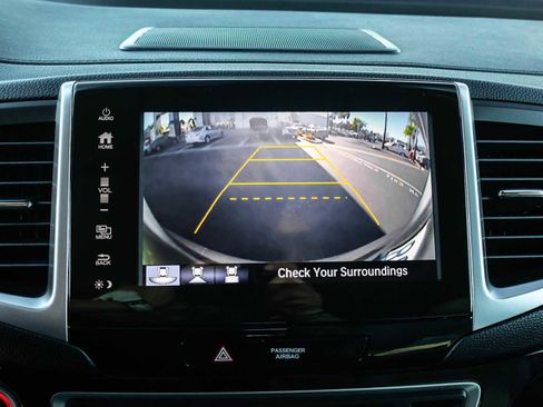 Used 2017 Honda Pilot Touring image 37