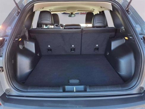 Used 2022 Jeep Cherokee Latitude image 9