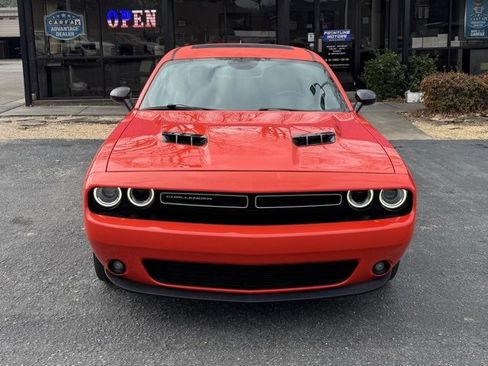 Used 2018 Dodge Challenger SXT Plus image 3