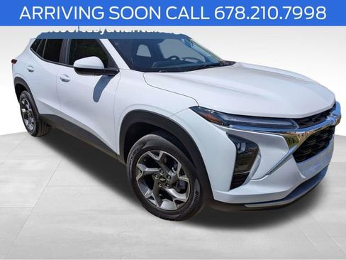 Used 2025 Chevrolet Trax LT w/ LT Convenience Package image 1