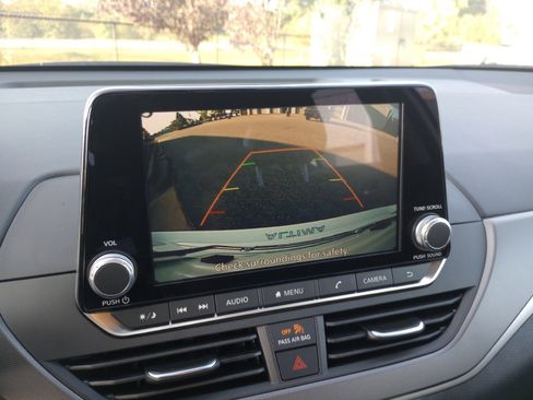 New 2025 Nissan Altima 2.5 SR image 18