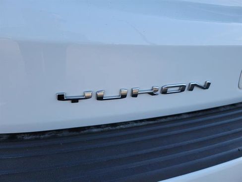 Used 2021 GMC Yukon XL Denali w/ Denali Premium Package image 35