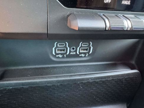 Used 2022 RAM 1500 Laramie AWD/4WD image 44