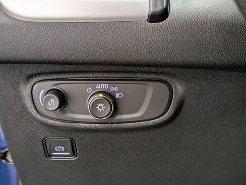 Used 2023 GMC Terrain SLE w/ Driver Convenience Package image 21