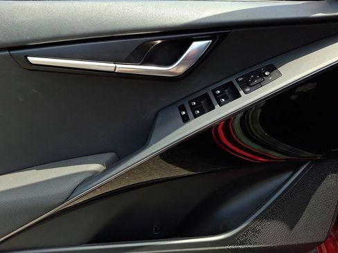 Certified 2023 Kia Niro EX FWD image 12