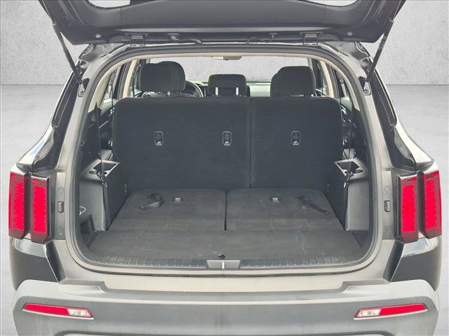 Used 2022 Kia Sorento LX FWD image 6