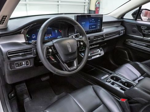 Used 2023 Lincoln Corsair FWD image 2